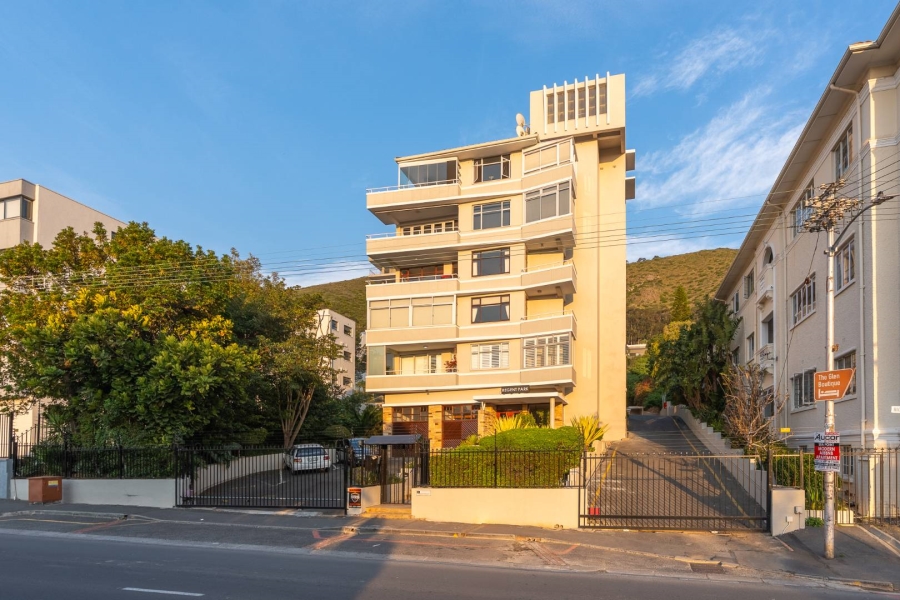 2 Bedroom Property for Sale in Sea Point Western Cape
